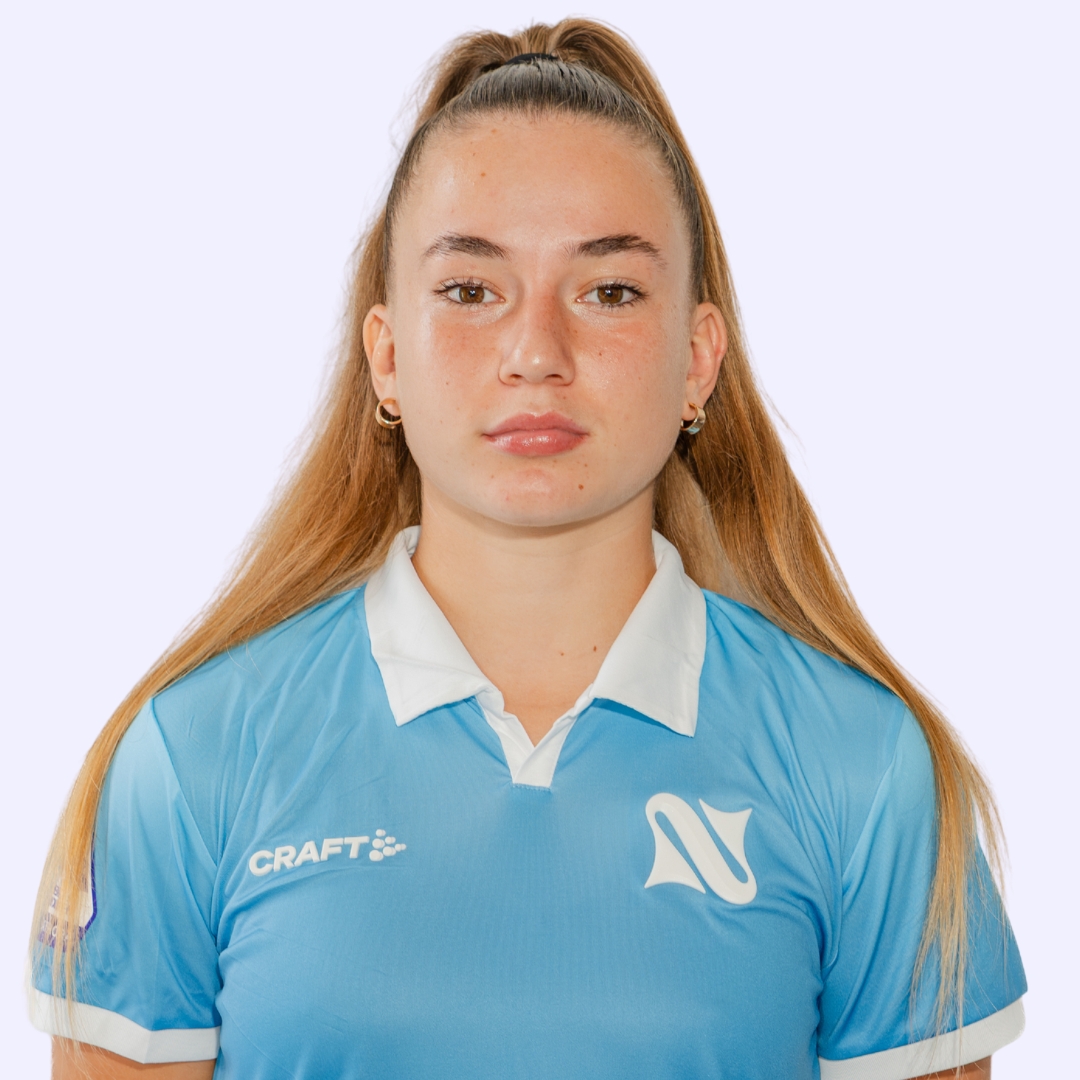 #99 Emilia Mece
